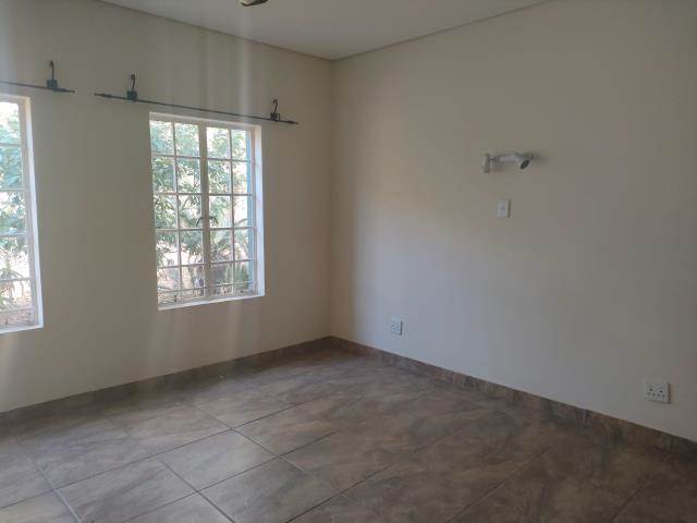 1.5 Bed House in Hartbeespoort Dam photo number 8