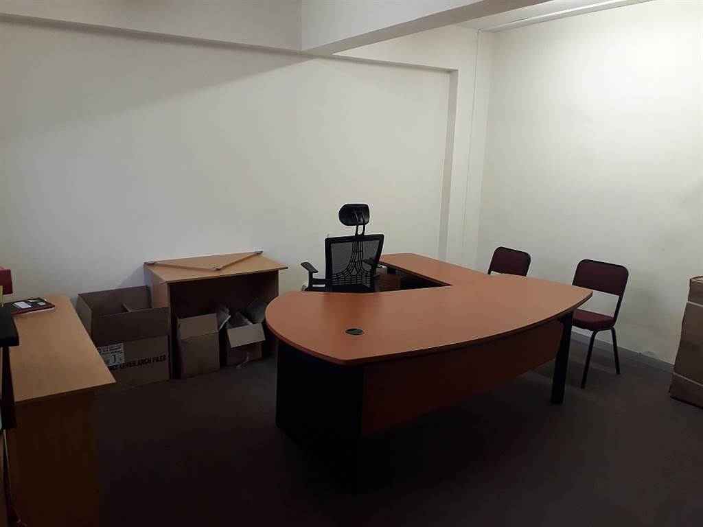 70  m² Office Space in Pietermaritzburg Central photo number 2