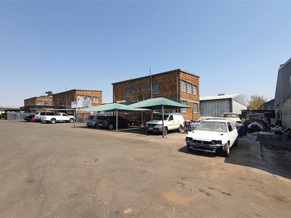 285  m² Industrial space