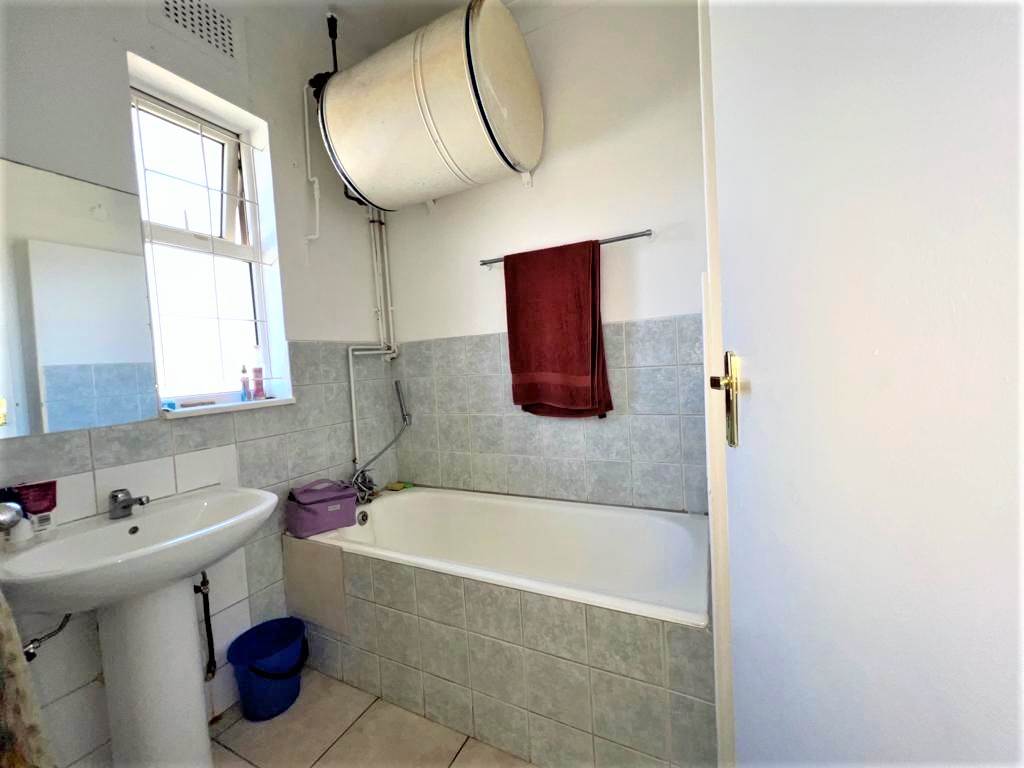 1.5 Bed Apartment in Musgrave photo number 6