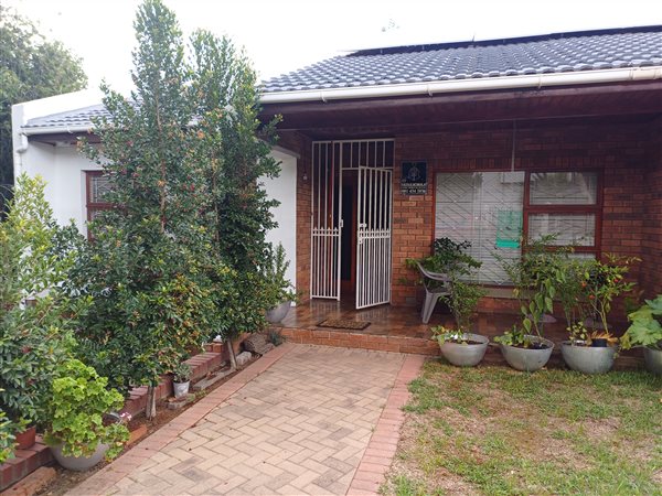 4 Bedroom House 4 Bedroom House