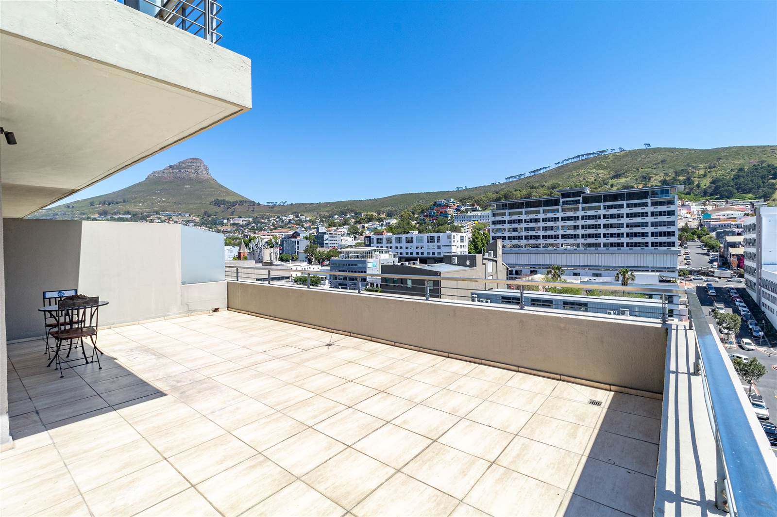 2 Bed Apartment in Cape Town City Centre photo number 25