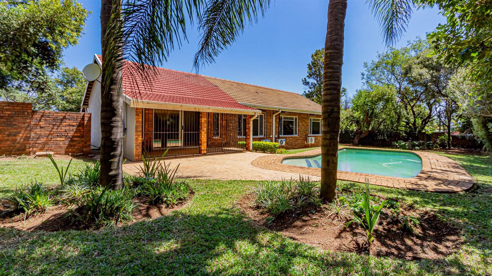 4 Bed House in Garsfontein photo number 23