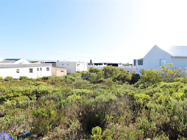 724 m² Land available in Struisbaai