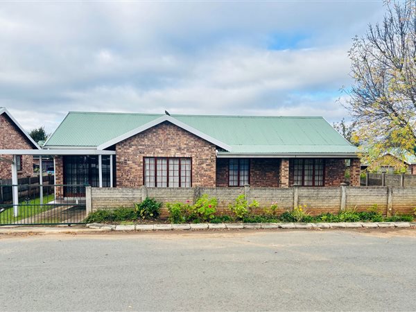 4 Bedroom House 4 Bedroom House