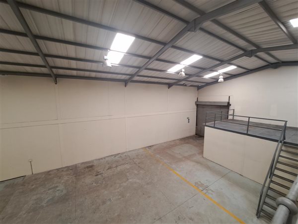 676  m² Industrial space