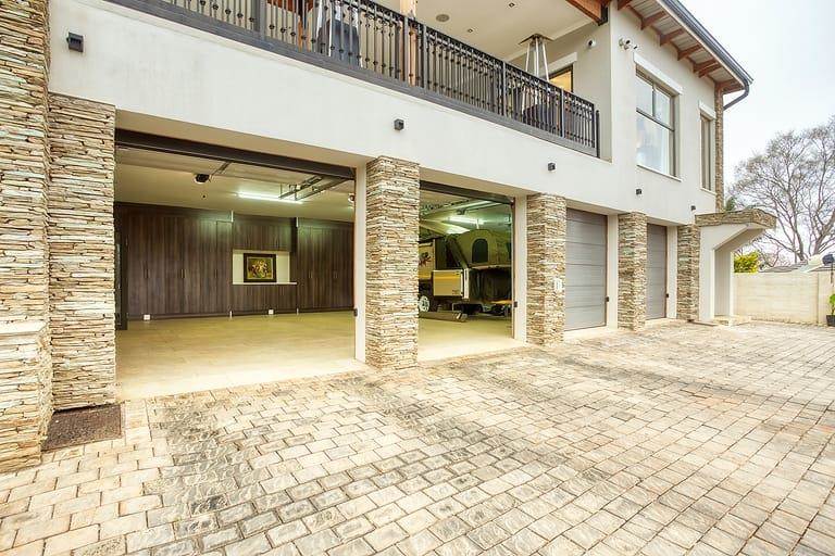 6 Bed House in Louis Trichardt photo number 8