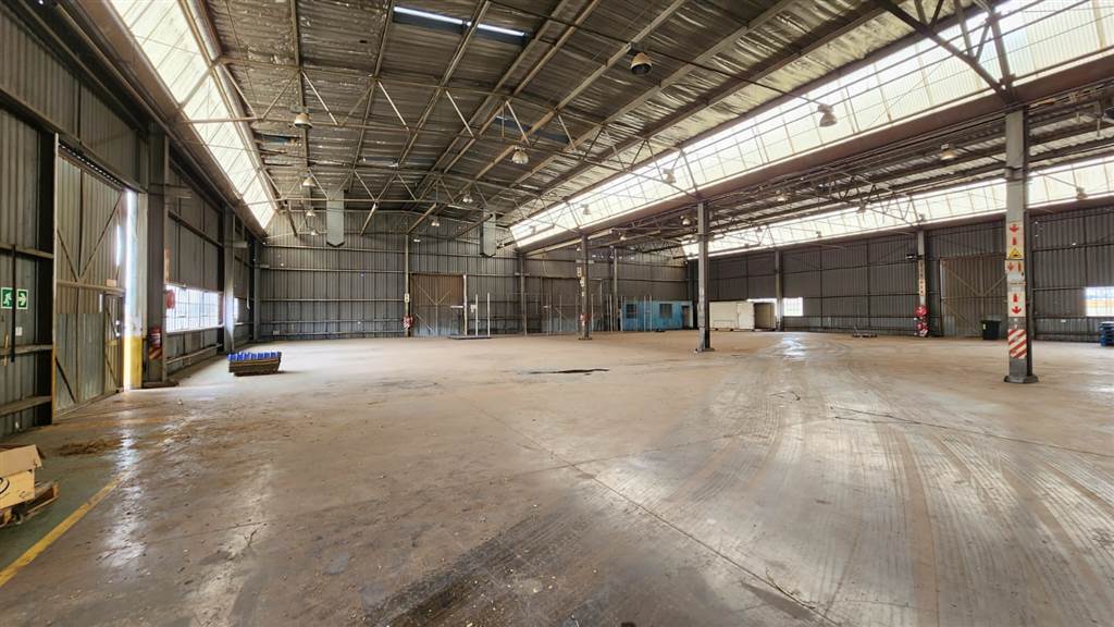 2529  m² Industrial space in Rosslyn photo number 3