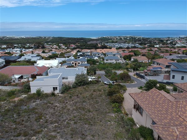 1356 m² Land available in Chanteclair