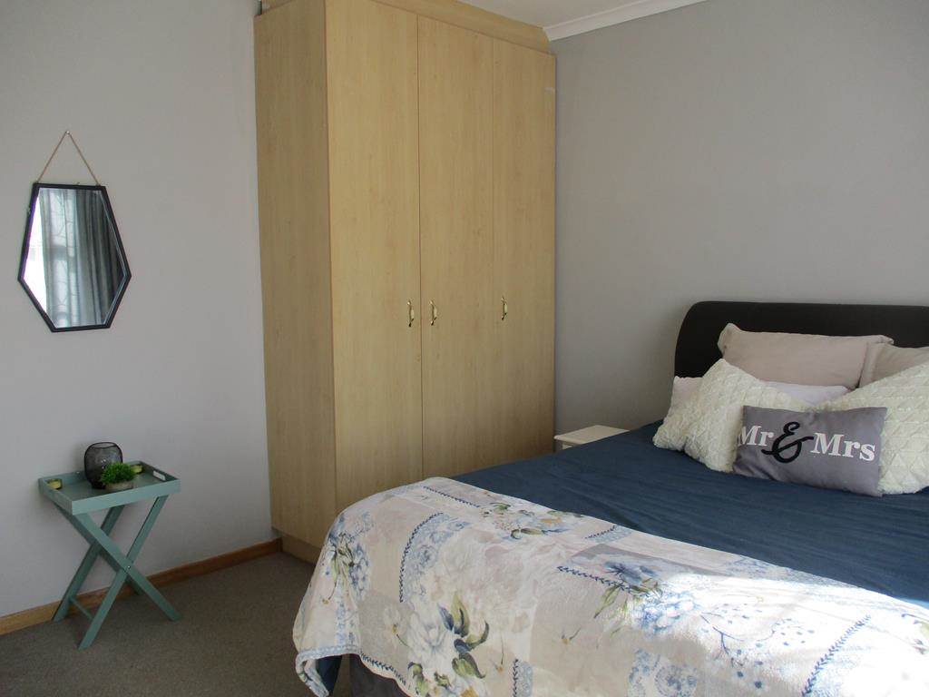 3 Bed House in Graaff Reinet photo number 9