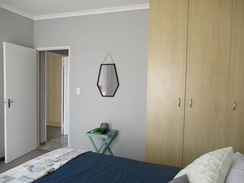 3 Bed House in Graaff Reinet photo number 10