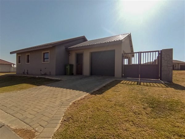 2 Bed Townhouse in Mooivallei Park