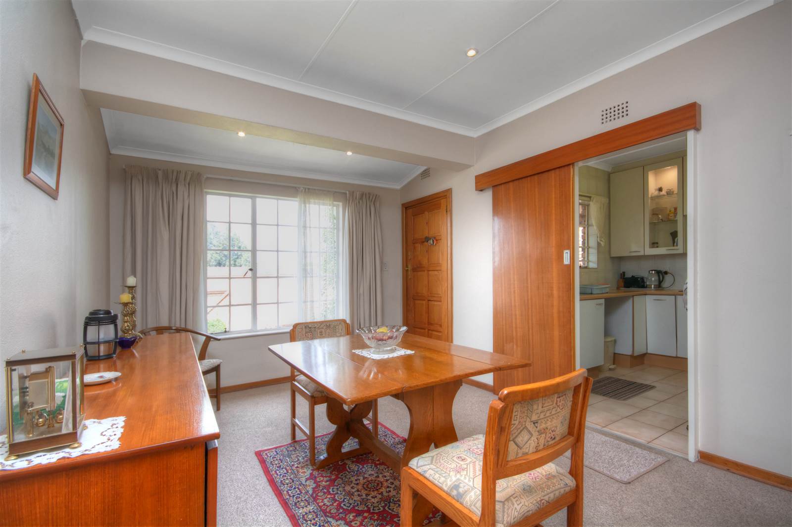 2 Bed Apartment in Bryanston East photo number 11