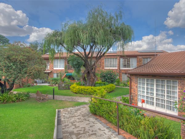 2 Bed Apartment in Bryanston East