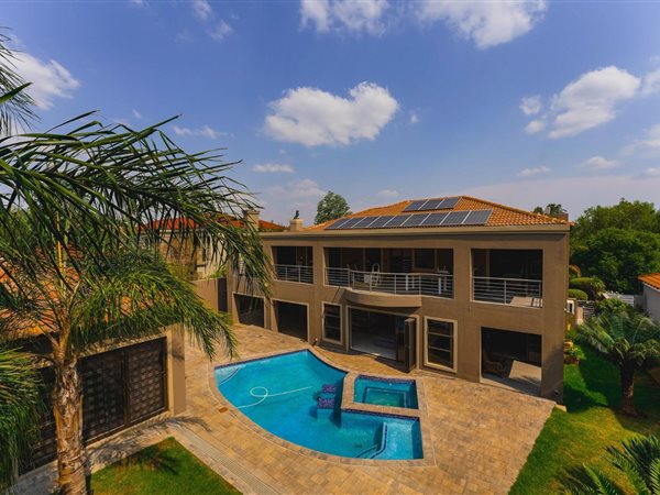 4 Bedroom House 4 Bedroom House