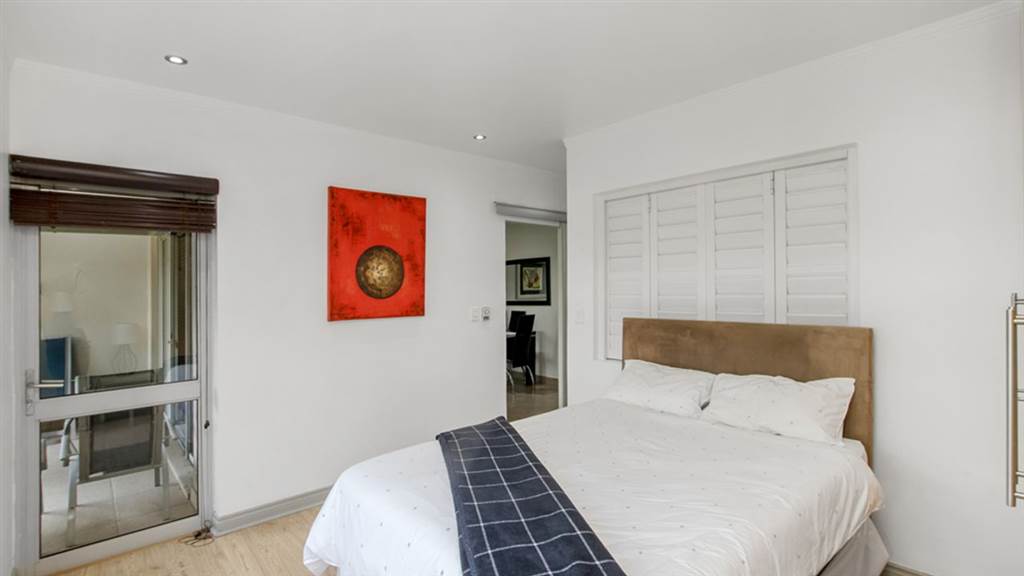 2 Bed Apartment in Sandhurst photo number 23