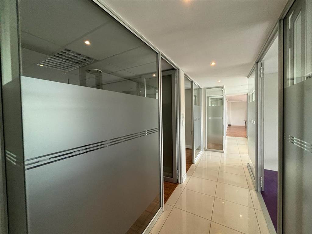 385  m² Commercial space in Illovo photo number 6