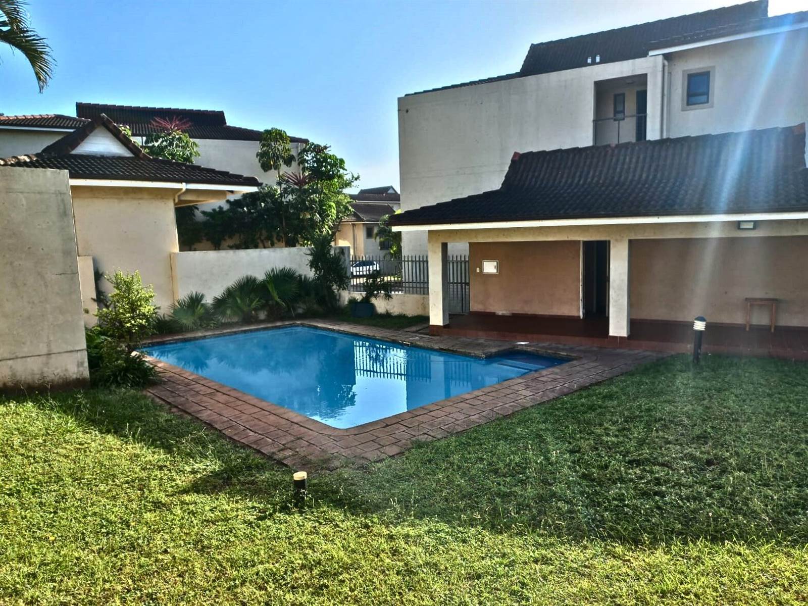 1 Bed Apartment in Illovo Beach photo number 12
