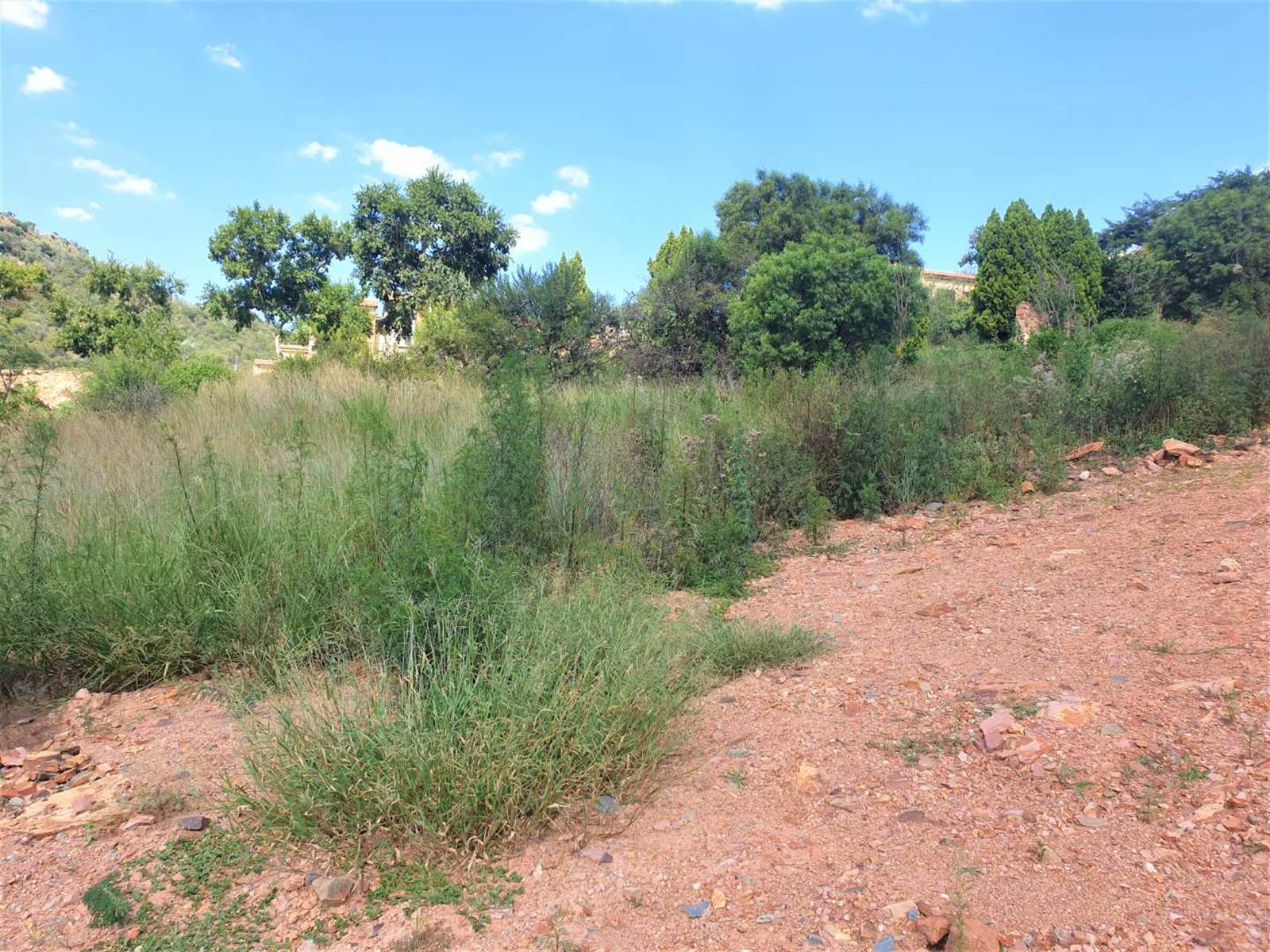 1043 m² Land available in Estate D Afrique photo number 7