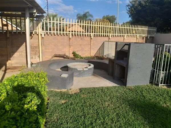 3 Bed Townhouse in Brits Central