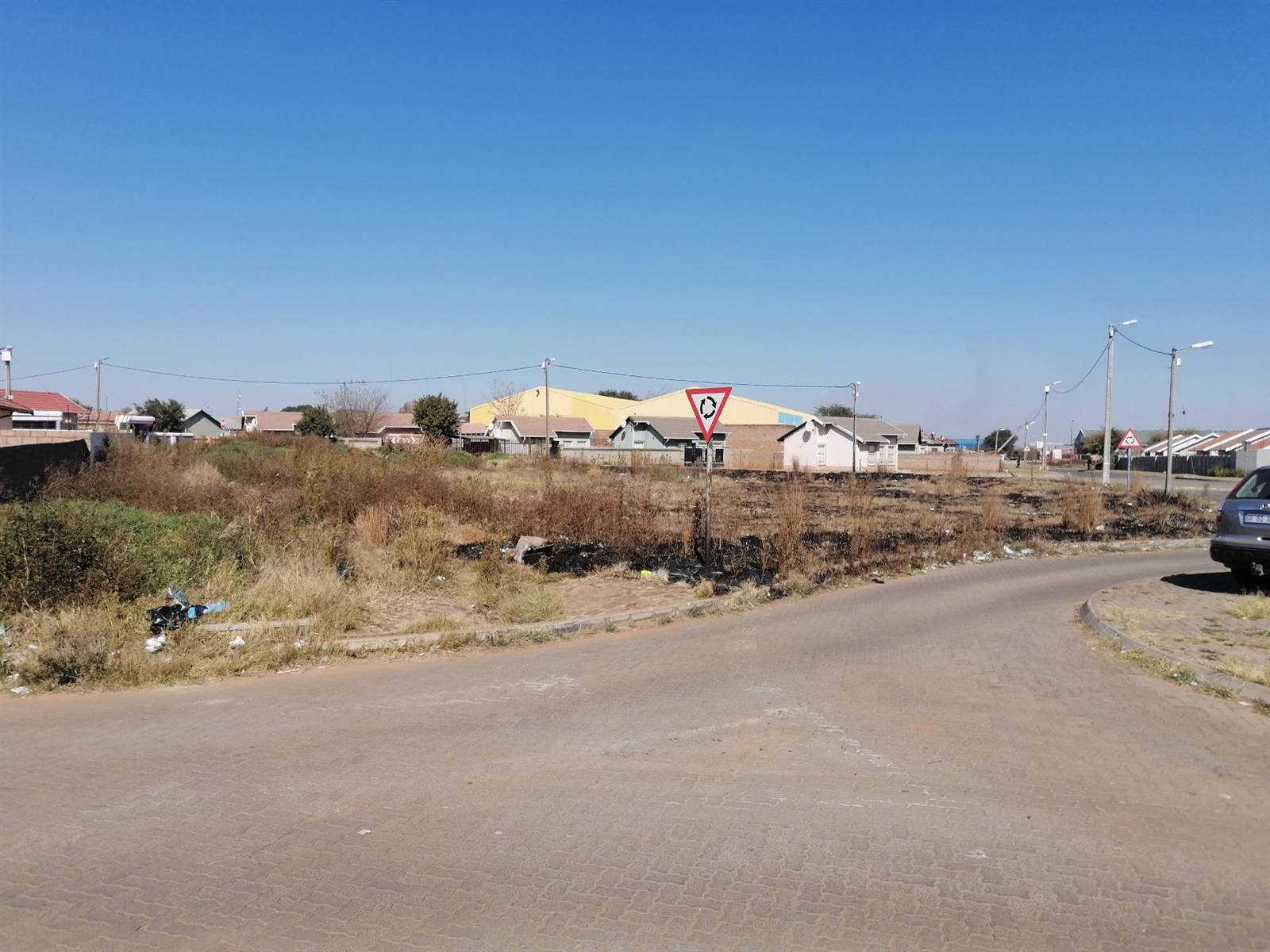 1512 m² Land available in Randfontein photo number 9