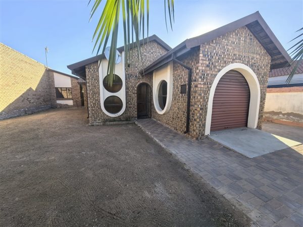 5 Bedroom House