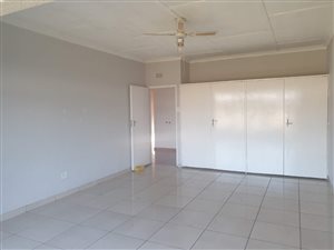2 Bed Apartment in Crown Gardens