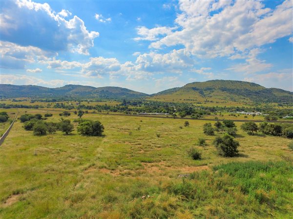 40 ha Land available in Broederstroom