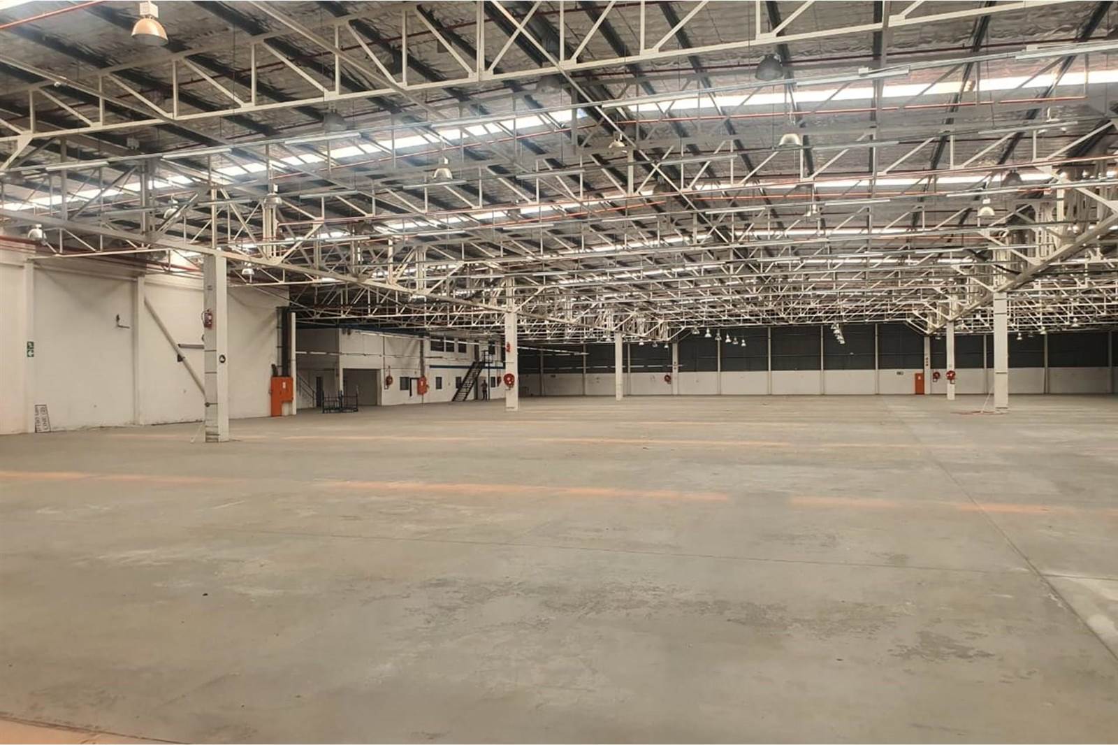 6400  m² Industrial space in Algoa Park photo number 3