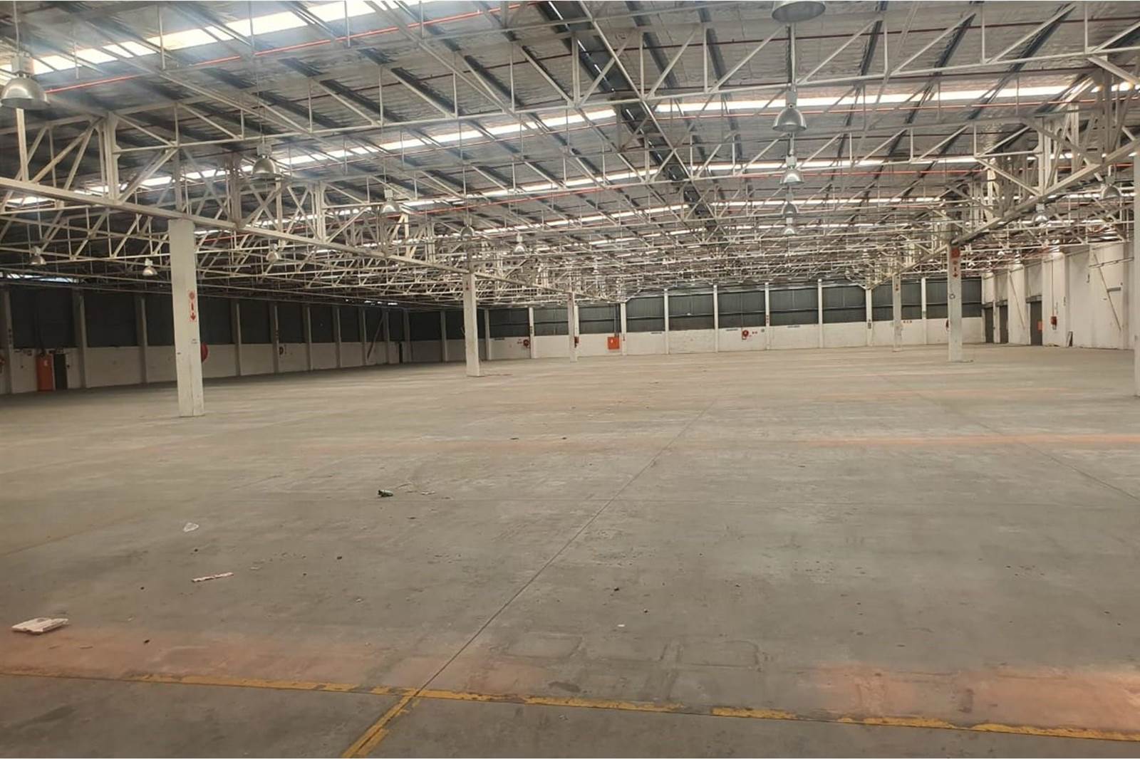 6400  m² Industrial space in Algoa Park photo number 2