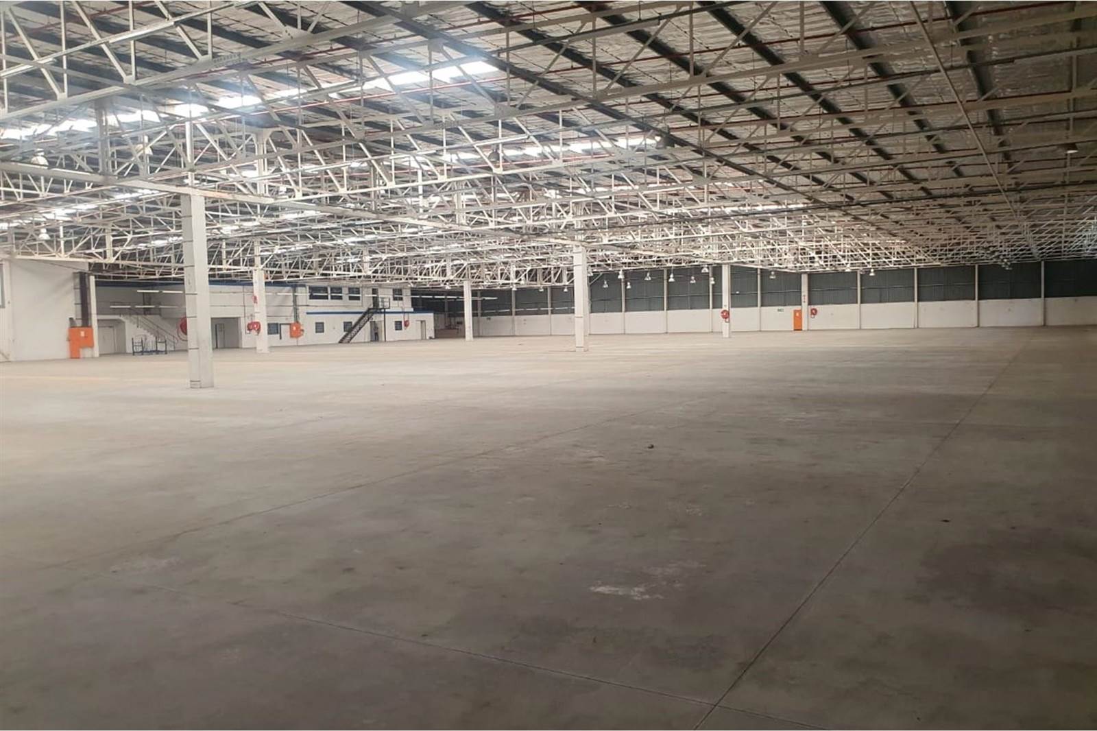 6400  m² Industrial space in Algoa Park photo number 8