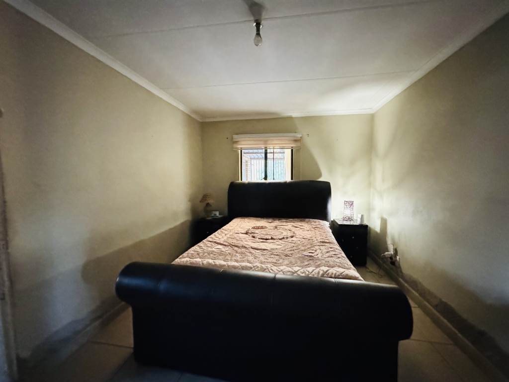 5 Bed House in Daveyton photo number 13