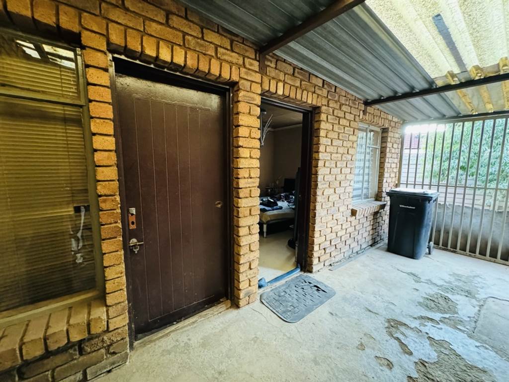 5 Bed House in Daveyton photo number 20