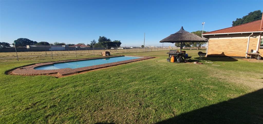 2.6 ha Farm in Randfontein photo number 17