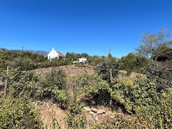 999 m² Land available in McGregor