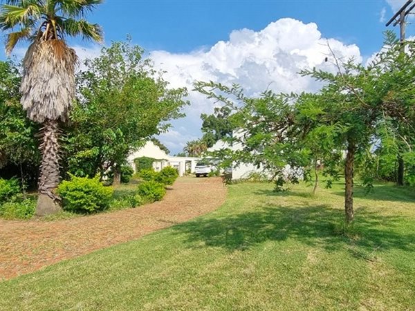 8.6 ha Land available in Rietfontein