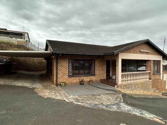 4 Bed Townhouse in Avoca Hills photo number 2