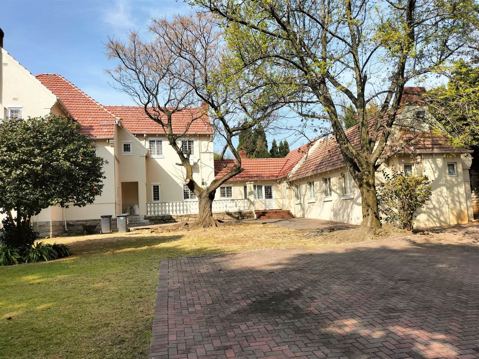 672  m² Commercial space in Saxonwold photo number 3