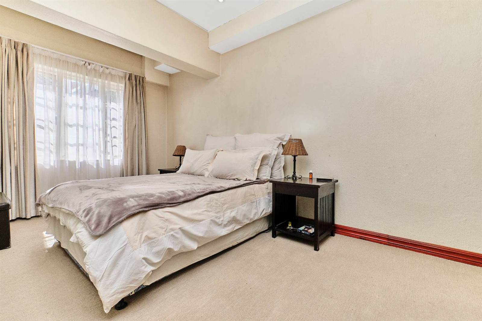 1 Bed Apartment in Bryanston photo number 7