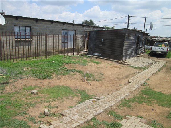 228 m² Land available in Bohlokong