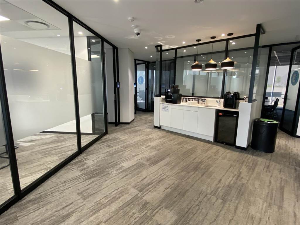5 728 m² Office Space to rent in Irene RR4209218 Private Property