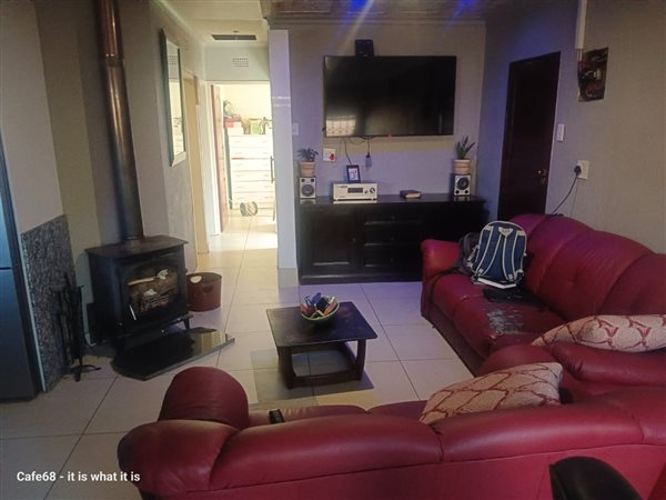 3 Bed House in Moretele View