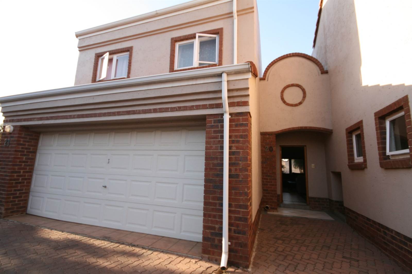 3 Bed Townhouse in Woodhill photo number 1
