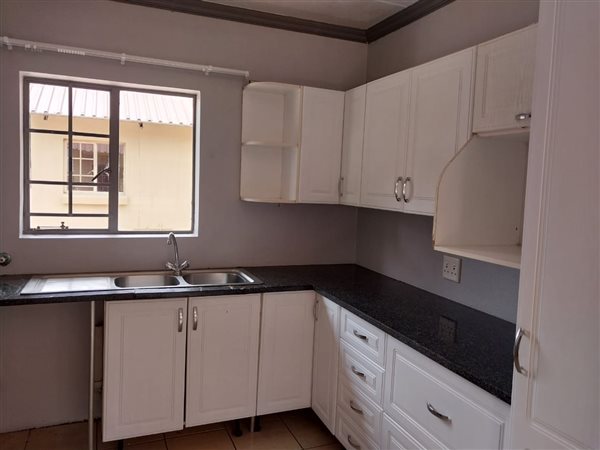 2 Bed Apartment in Bredell AH