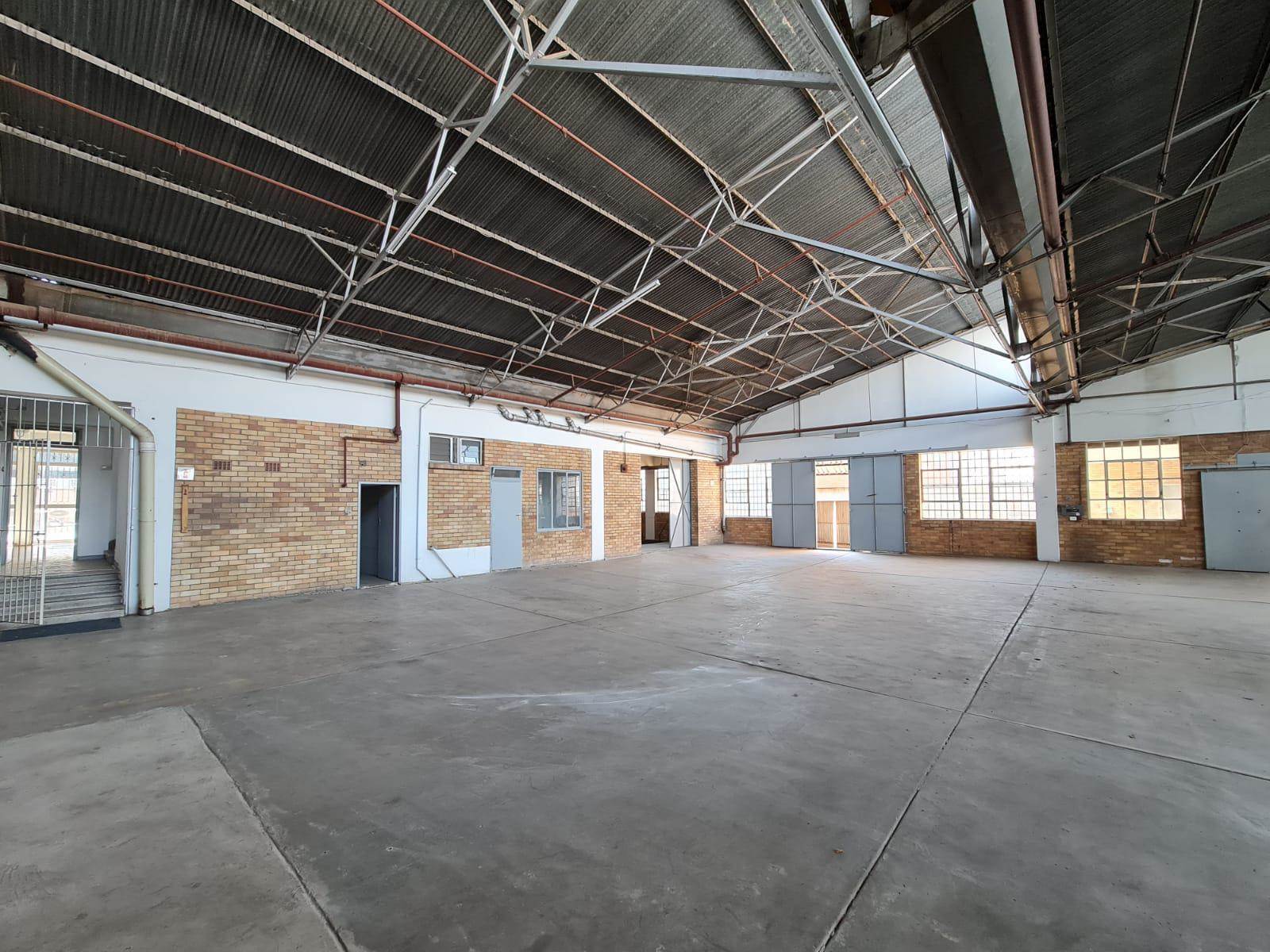 926  m² Industrial space in Benrose photo number 1