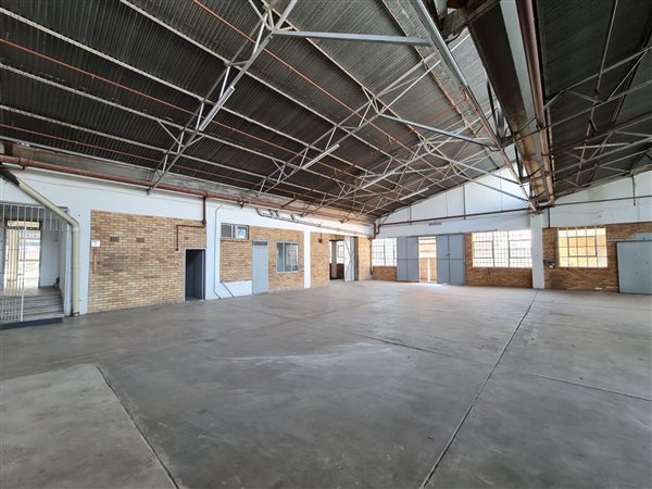 926  m² Industrial space