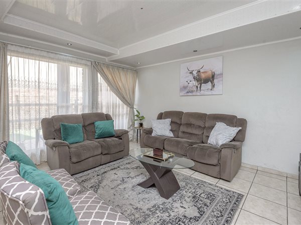 3 Bed Apartment in Crystal Park