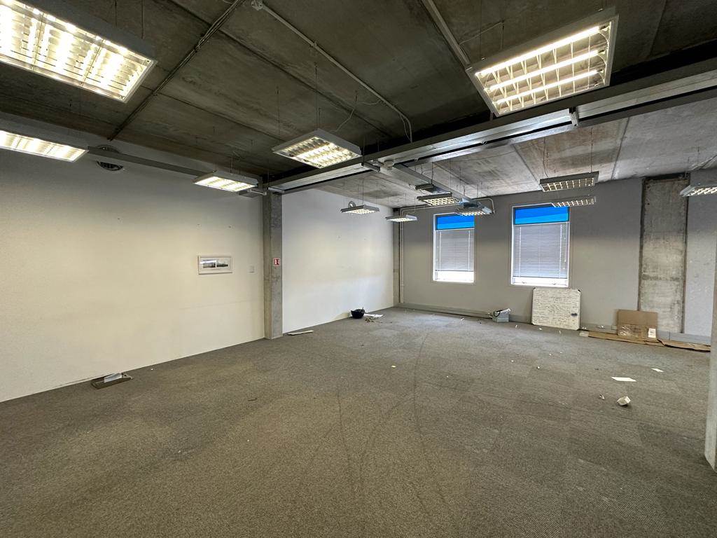 688  m² Commercial space in Paarden Eiland photo number 13