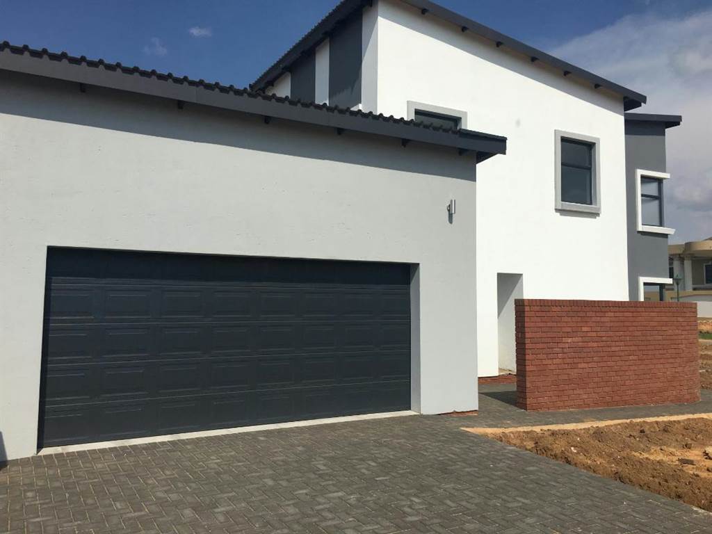 5 Bed House in Bronkhorstbaai photo number 3