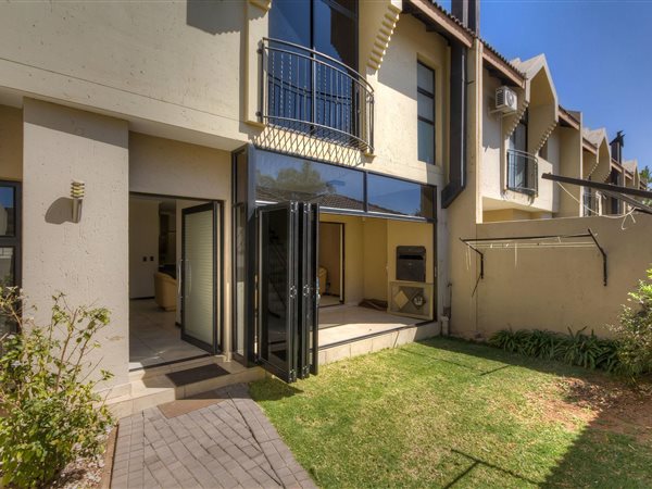 3 Bedroom Townhouse 3 Bedroom Townhouse